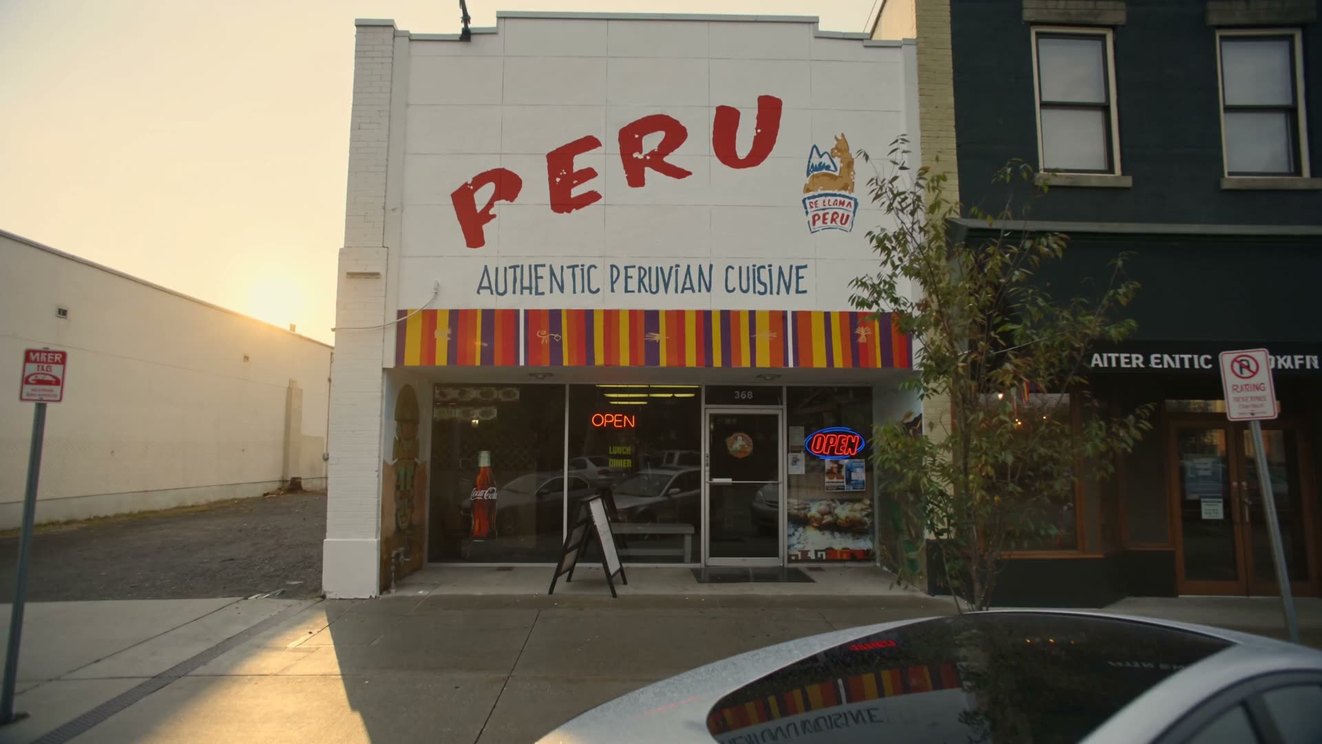 Se Llama Perú storefront on 368 W Center St